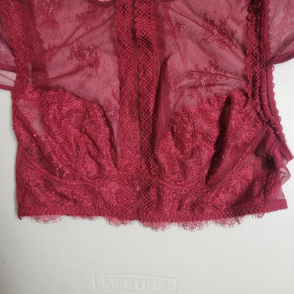 Victoria's Secret Cap Sleeve Unlined Lace bra Top - Picture 7 of 9